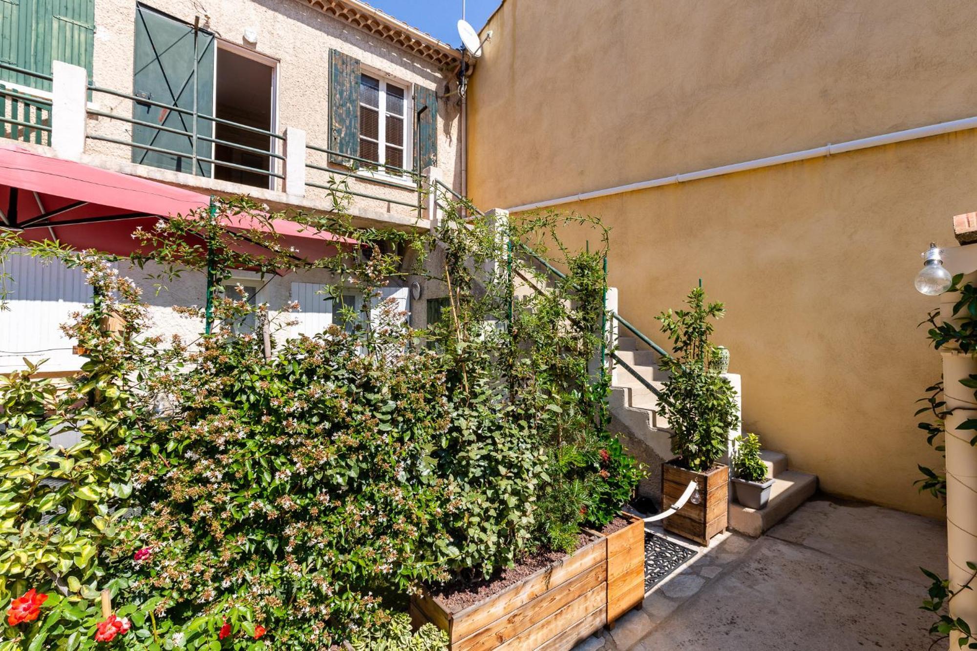 Apartamento Soleil En - Coeur De Ville, Climatisatise Et Au Calme Plein Sud A 300 M Du Port Vieux *